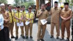 BUPATI TANGERANG DIDAMPINGI KADIS DBMSDA GROUNDBREAKING JALAN CEPLAK–KRONJO BUPATI MAESYAL PASTIKAN PEMBANGUNAN SESUAI SPESIFIKASI.
